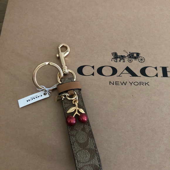 Authentic Coach Signature Charm Loop Key chain NWT - Picture 2 of 5